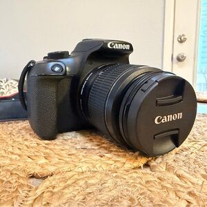 Canon EOS Rebel T7